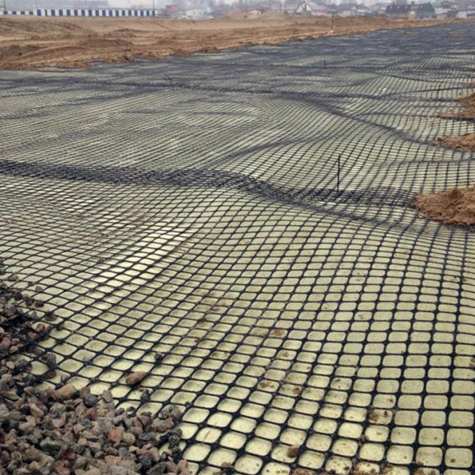 Cuadrícula de malla de 40 kn Biaxal PP Geogrid de plástico para el refuerzo de carreteras 4