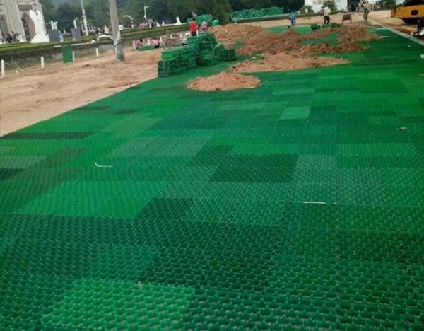 Grilla de césped de plástico de alta calidad / pavimentador de césped de paisaje 4
