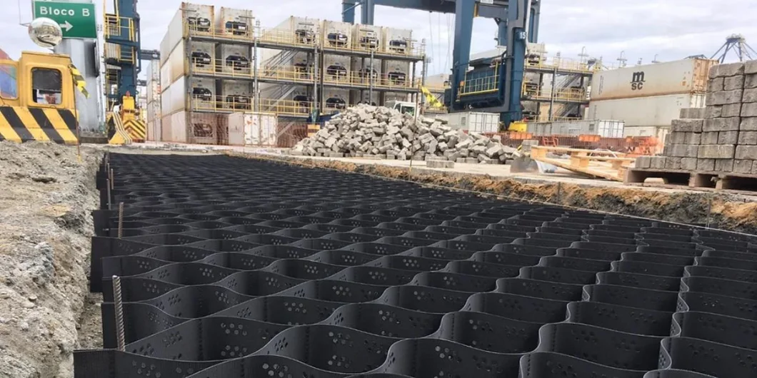 Sistema de material de rejilla de grava de HDPE Geocella texturizada de entrada para el refuerzo de carreteras Pavimentación de redes de hierba 11
