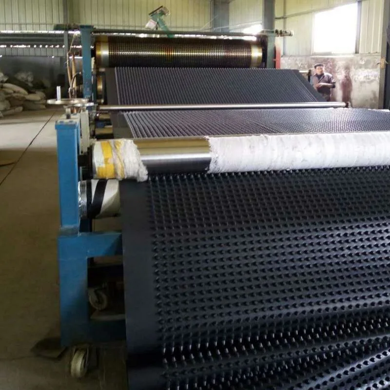 Proyecto de verde de membrana de drenaje con hoyuelos PVC placa de drenaje con hoyuelos perforada trabajo de suelo solución de agua solución de agua 20