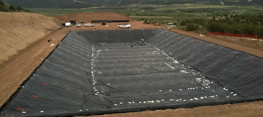 Revestimiento de estanque de geomembrana de granja de peces de polietileno para exteriores, revestimiento de contención de HDPE, revestimiento de estanque grande, revestimiento de estanque de geomembrana impermeable 3