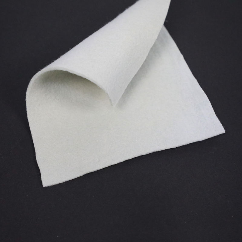 Tela filtrante sintética negra blanca de la tela del drenaje del geotextil 200gm2