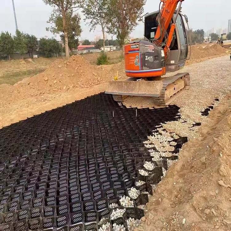 Paredes de retención de terraplén reforzado de geocell HDPE suelo de carreteras reforzado estabilización del suelo de geocell del canal fluvial