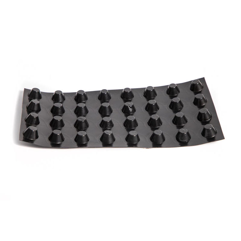 Tabla de membrana de drenaje de techo con hoyuelos Tabla de drenaje de zanjas y tabla de pared versátil para soluciones de drenaje