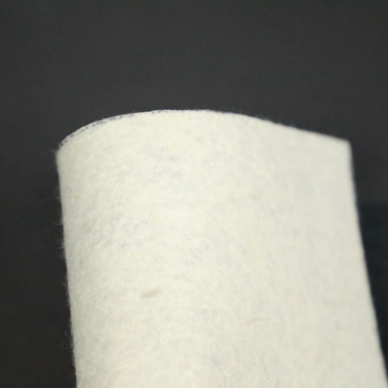 Dos capas y una película Reservorio Control de filtraciones Geomembrana compuesta en el tratamiento de residuos de vertederos