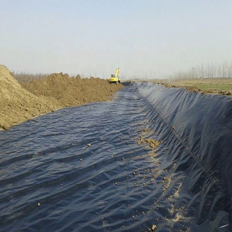 Geomembranas de polietileno de alta densidad (HDPE) revestimientos negros resistentes a los rayos UV revestimiento de estanque de polietileno para contención de vertederos 1,5 mm espesor Geomembrana 500N resistencia a la tracción