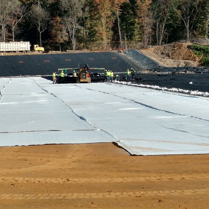 Geotextil de tela no tejida spunbond Pet/PP para embalses, lagos artificiales, balsas de relaves, vertederos, filtración, aislamiento