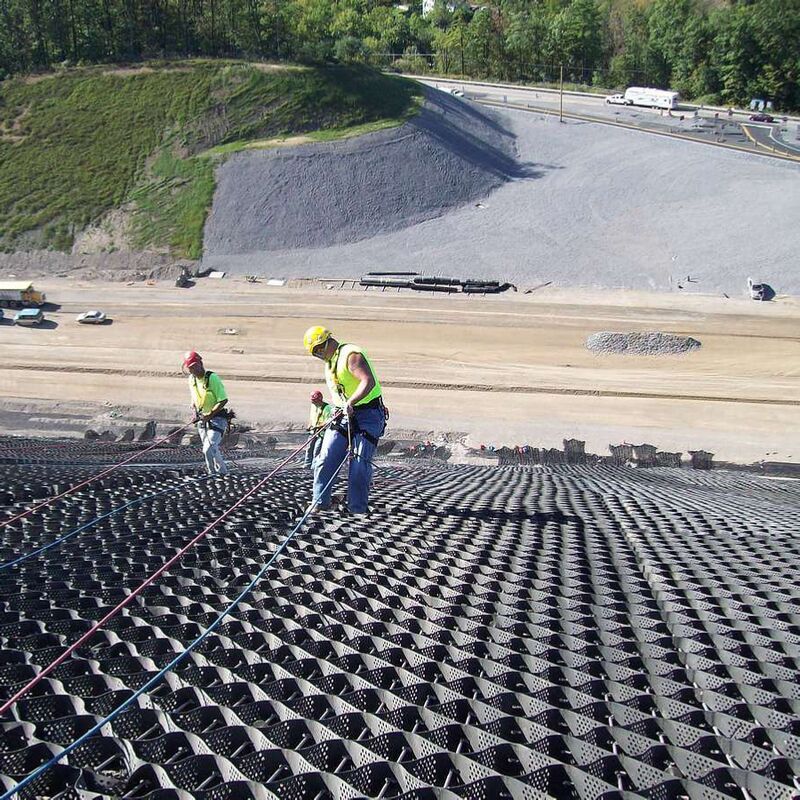 Geocelda de HDPE para grava de entrada de plástico, control de suelo con geocelda de HDPE en carretera para refuerzo de carreteras, protección de taludes, control de erosión, grava, autopista